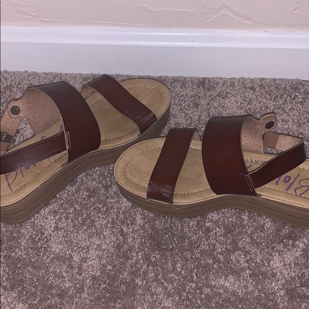 Sandals - Picture 3 of 3